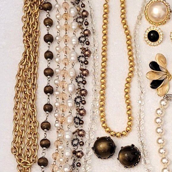 Gorgeous Grandmother Jewelry Lot - Picture 11 of 13